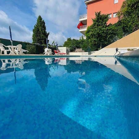 Mansfield Vue Carte Postale Terrasse Piscine Calme Port A 200M A Pied Apartman Menton Kültér fotó